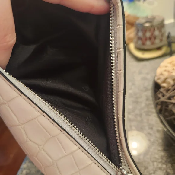 Calvin Klein NWOT Max Top Zip Hobo Shoulder Bag